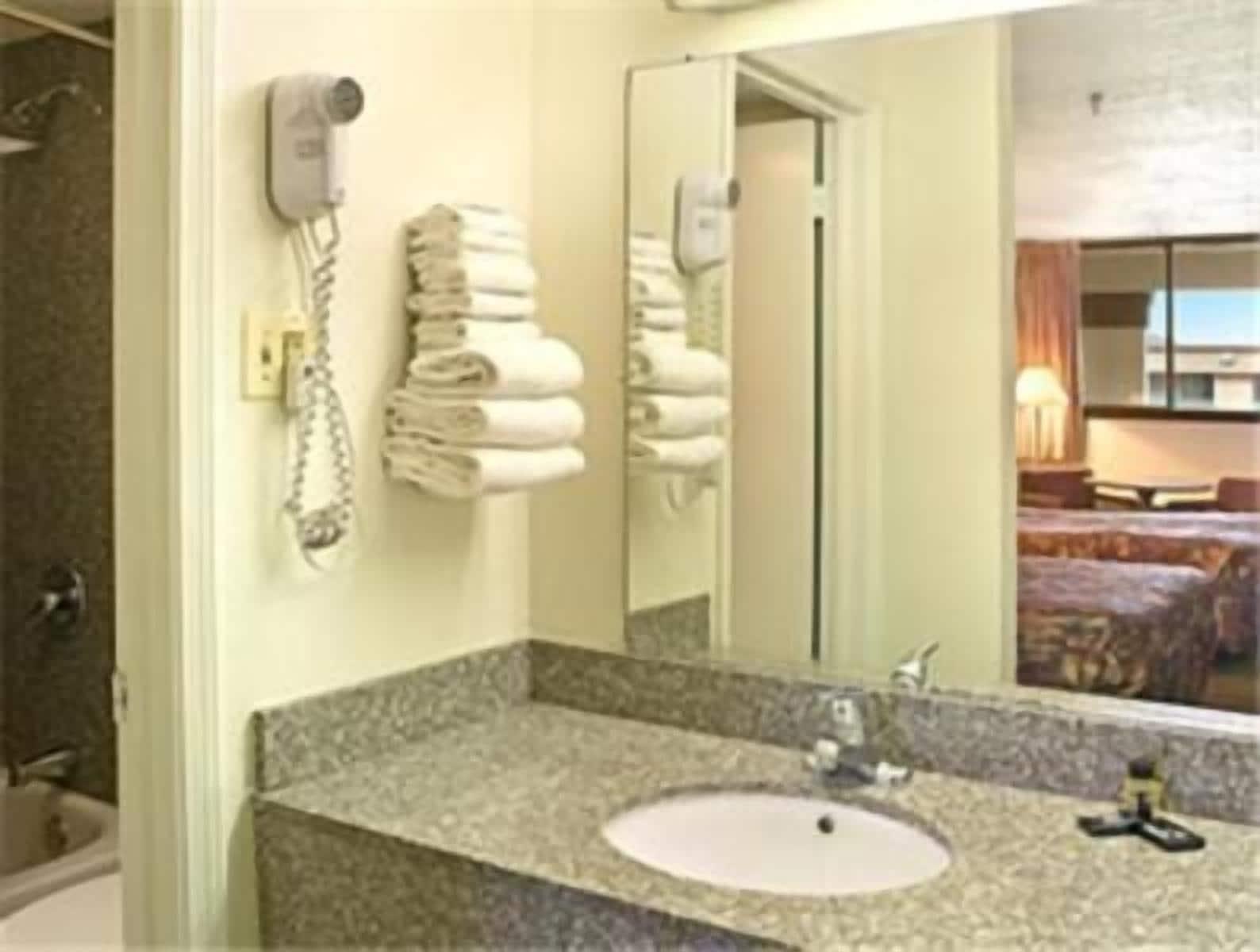 Travelodge By Wyndham New Orleans Harvey Hotel Extérieur photo