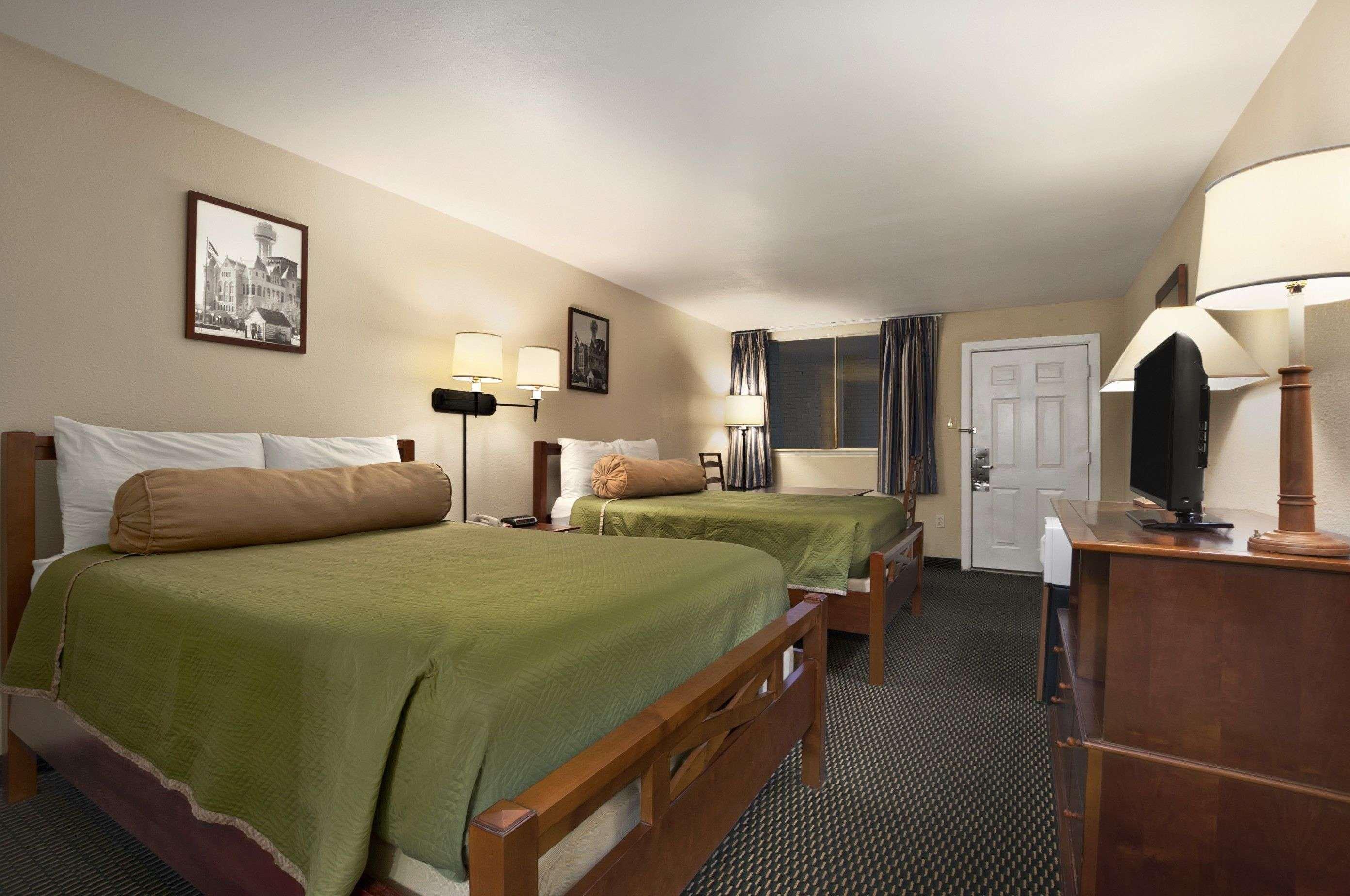 Travelodge By Wyndham New Orleans Harvey Hotel Extérieur photo