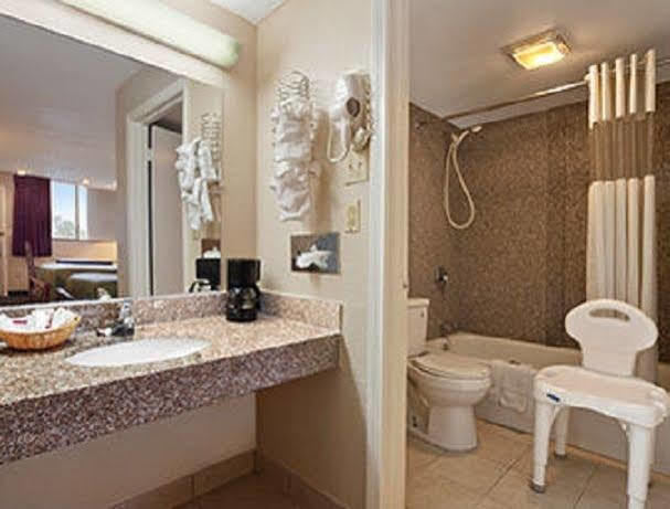 Travelodge By Wyndham New Orleans Harvey Hotel Extérieur photo